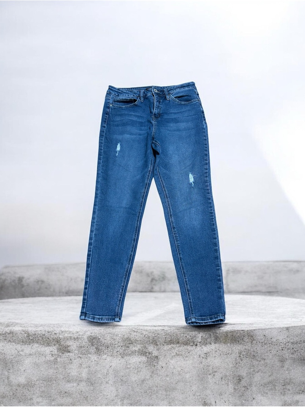 Signature Studio Women's Mid-Blue High-Rise Slim Straight Jeans Size 12